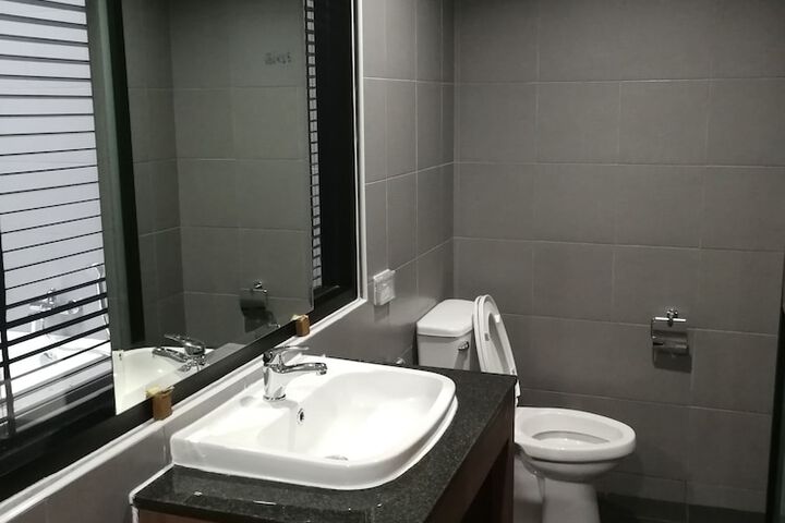 Room 26 of 43