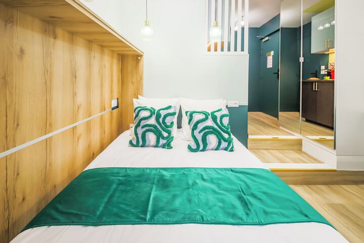Room 16 of 42