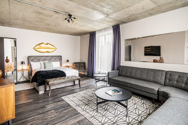 Room 14 of 34