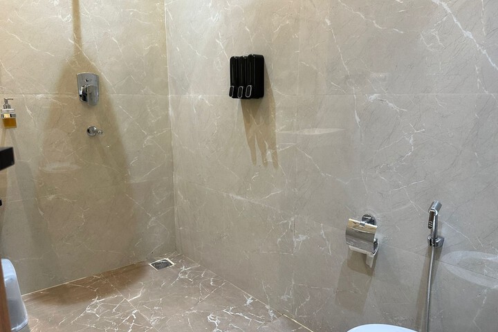 Room 11 of 20