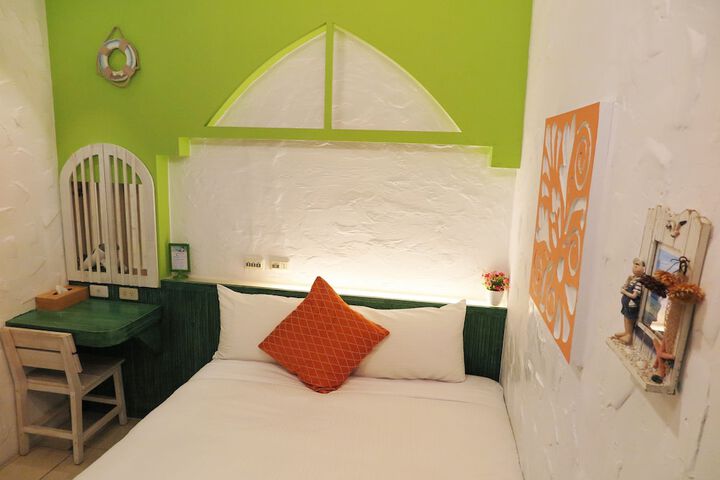 Room 8 of 46