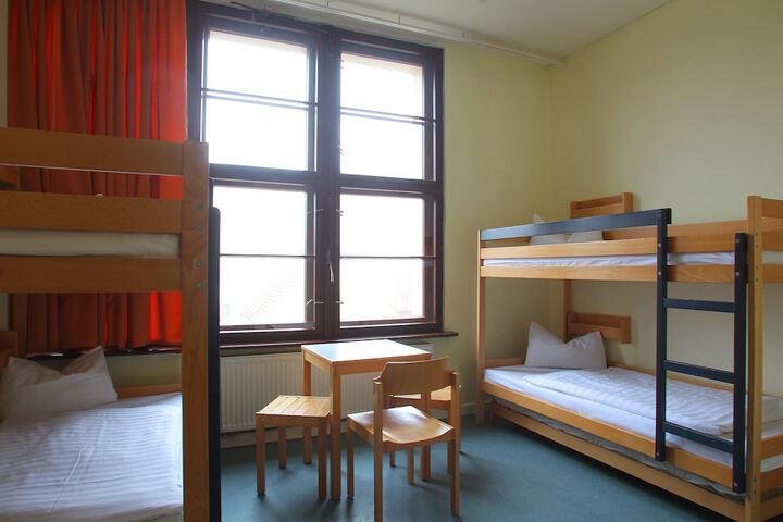 Room 5 of 33