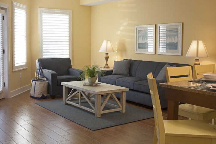 Room 3 of 37
