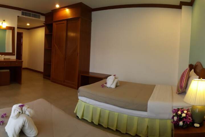 Room 5 of 35