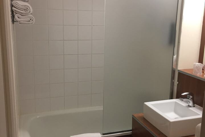 Room 16 of 51