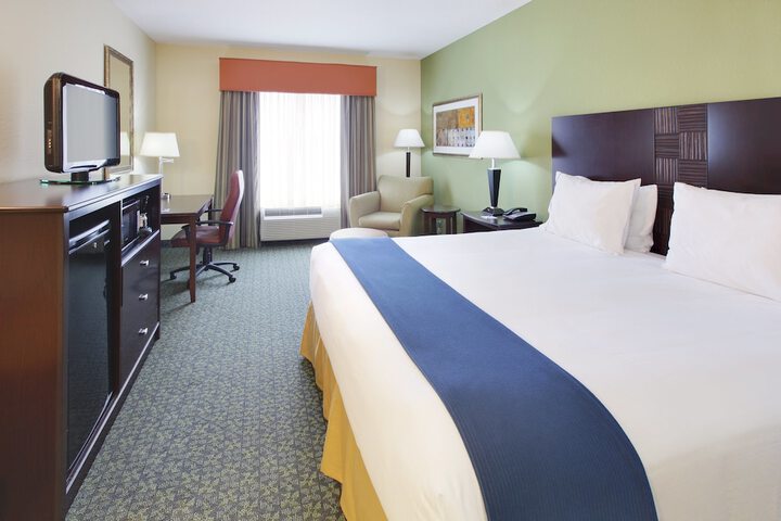 1 King Bed (14 of 16)