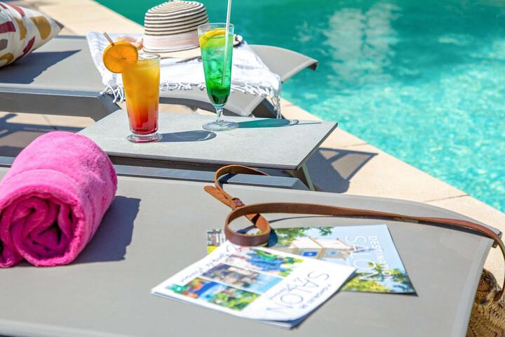 Hotel Pool