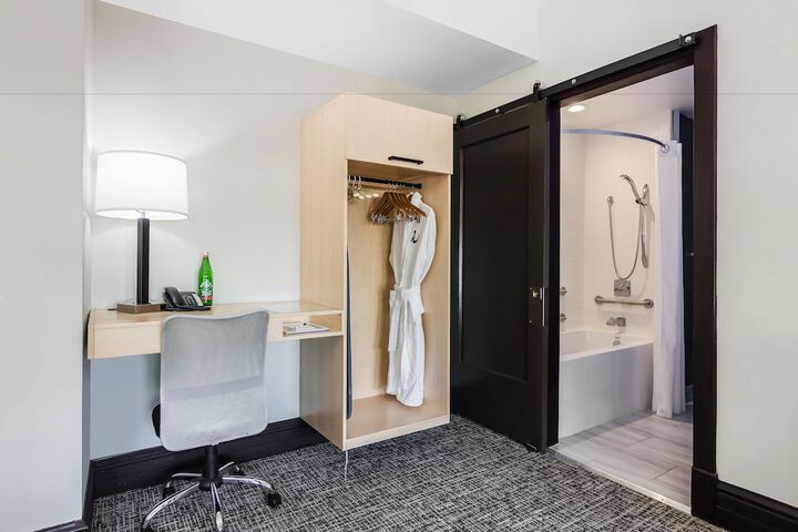 Room amenity