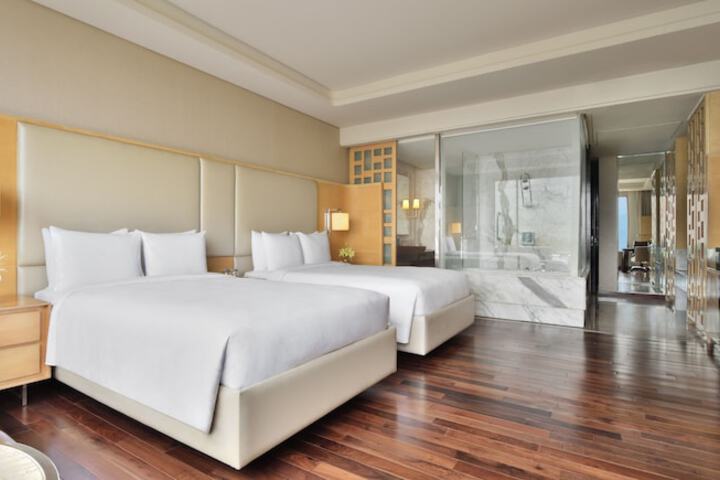 Room 16 of 62
