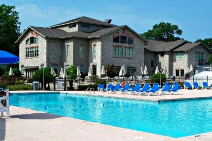 Pool 11 of 18