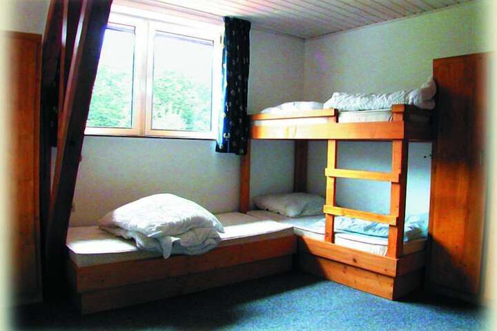Room 4 of 13