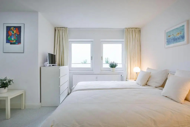 Room 4 of 15