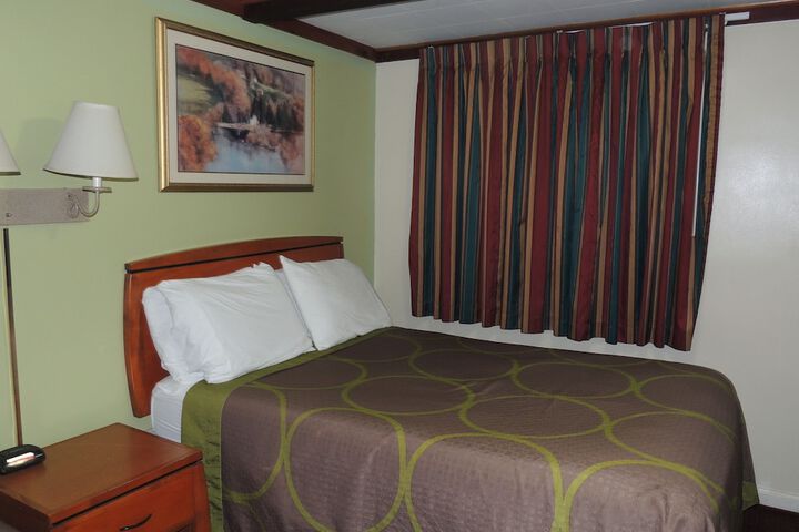 2 Double Beds (11 of 17)