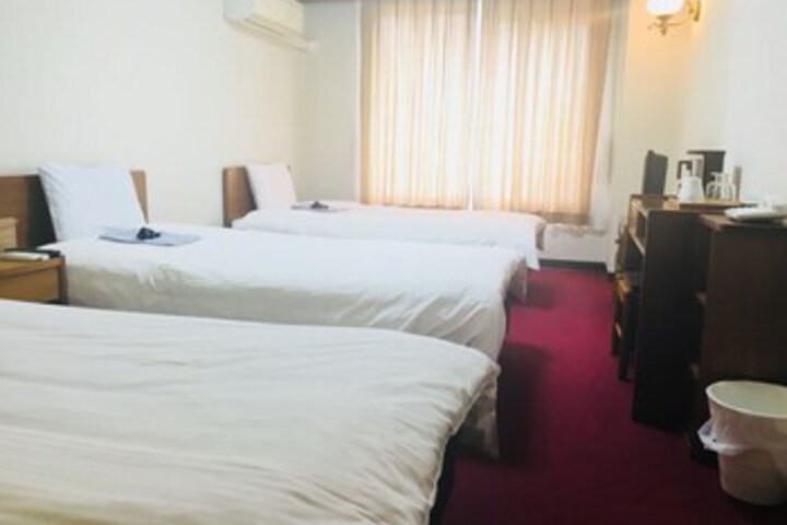 Room 17 of 18