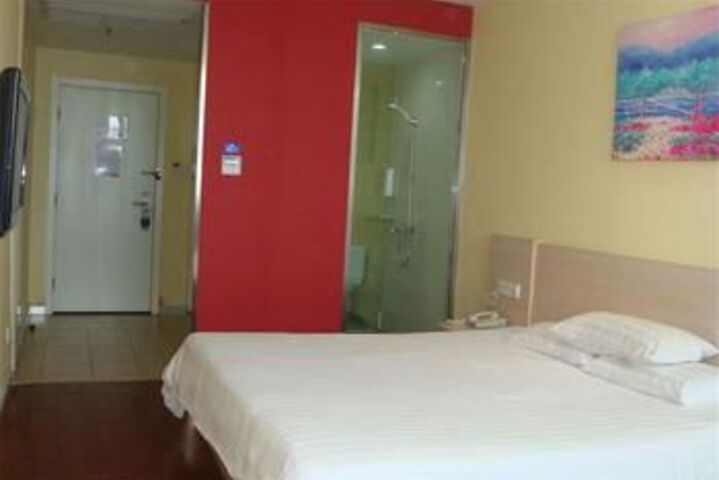 Room 26 of 61