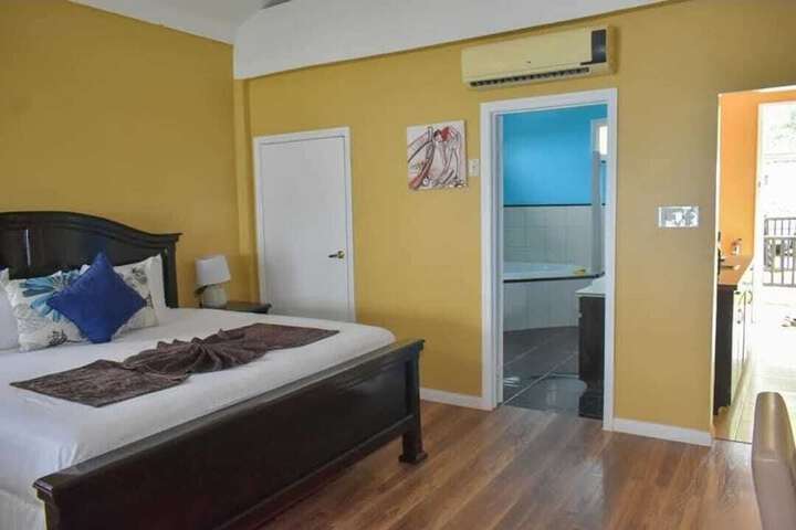 Room 9 of 63