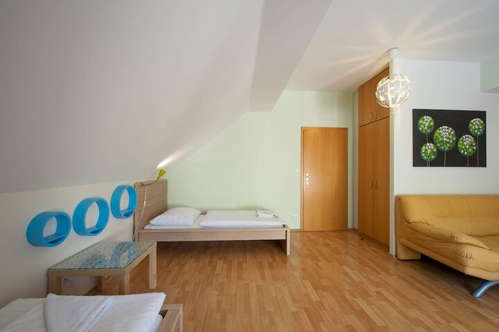 Room 43 of 140