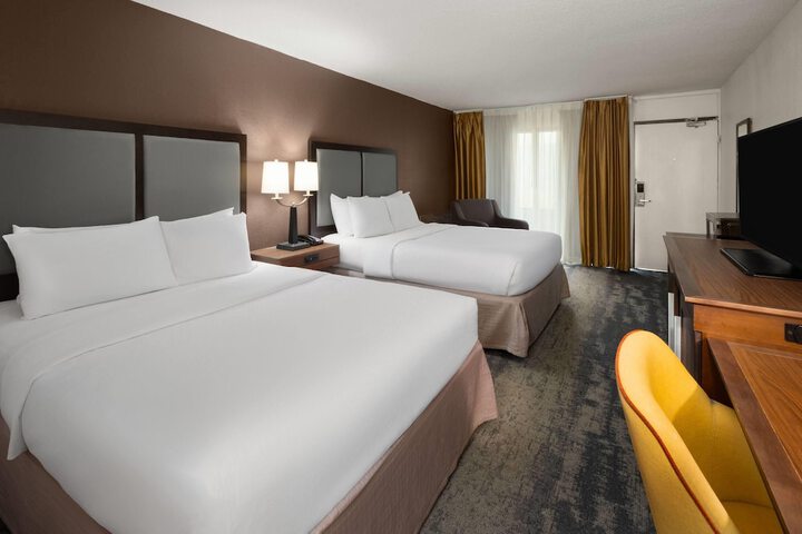Room 24 of 65