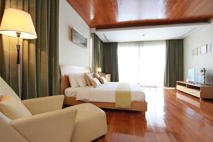 Room 16 of 86
