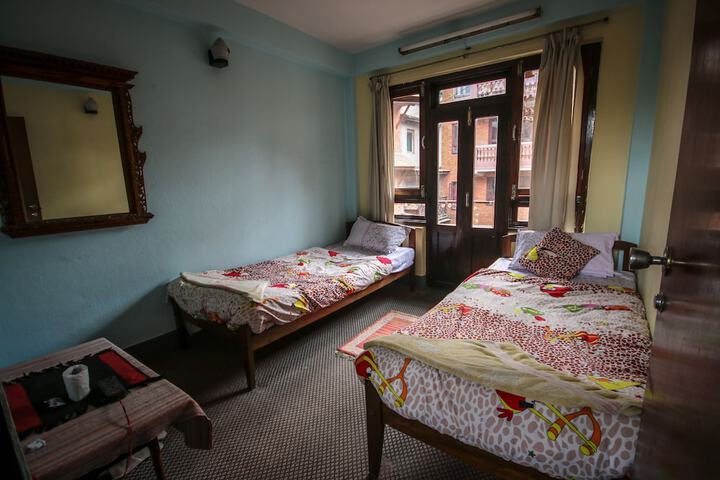 Room 12 of 36