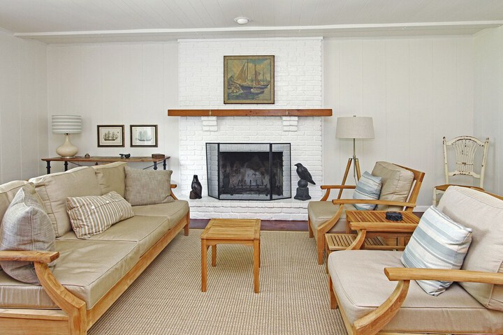 Room 10 of 22