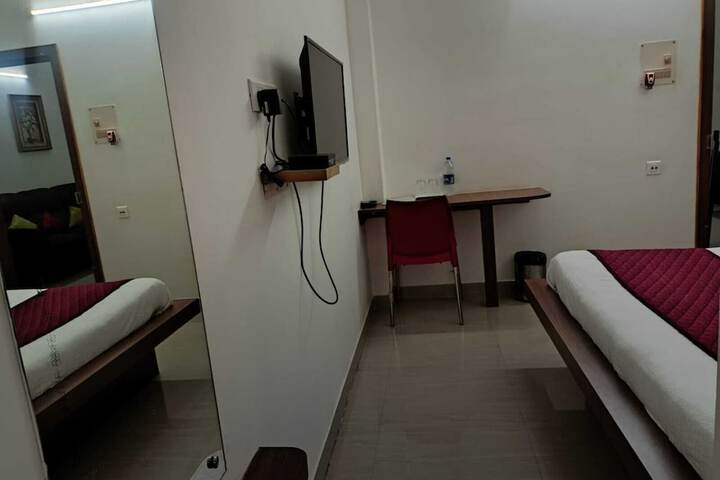 Room 33 of 94