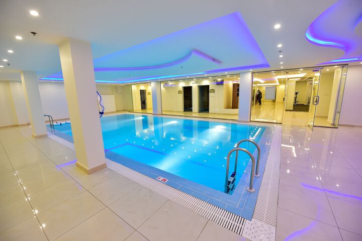 Hotel with Pool