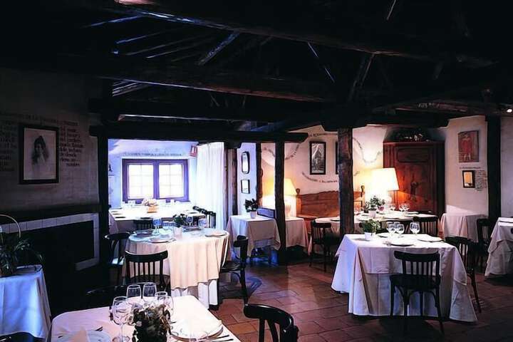 Dining 10 of 32