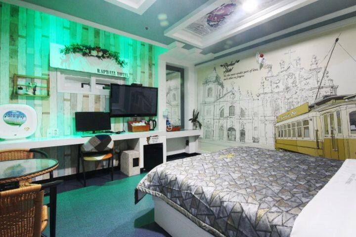 Room 74 of 80