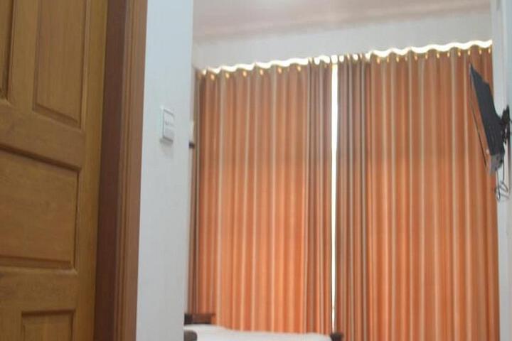 Room 3 of 5
