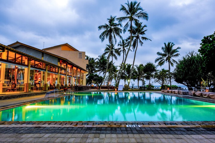 Hotel Pool