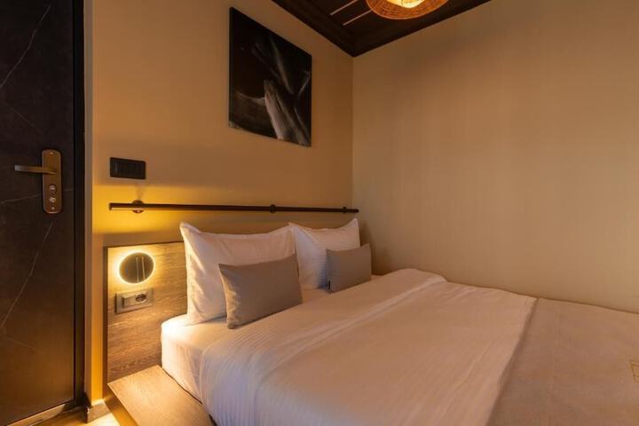 Room 29 of 79