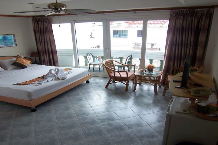 Room 14 of 39
