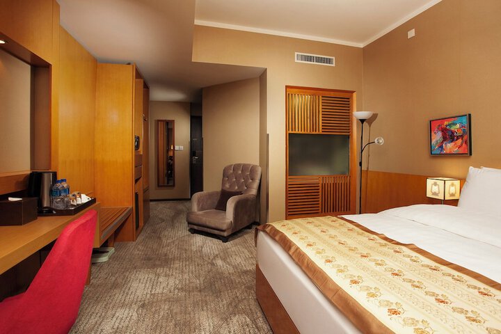 Room 18 of 63