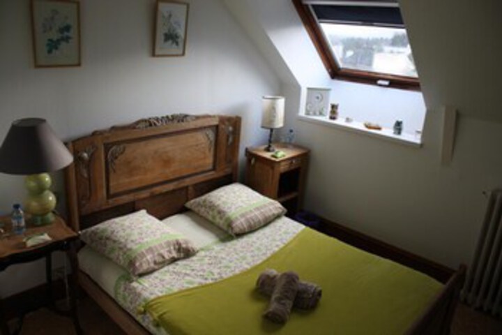 Room 6 of 13