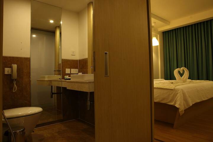 Room 9 of 49