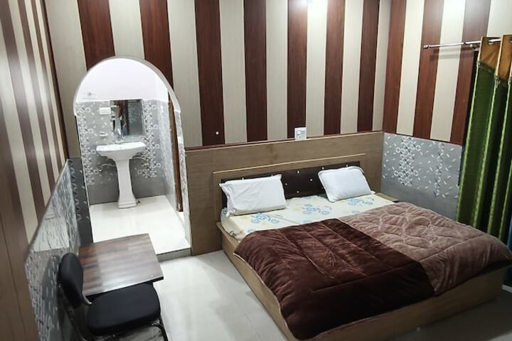 Room 2 of 13