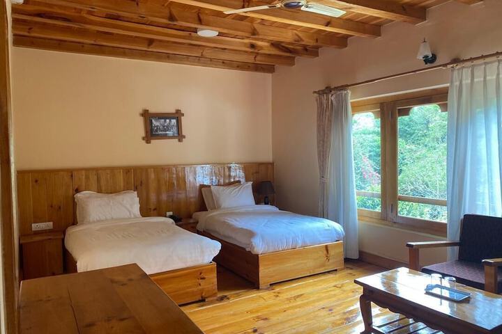 Room 2 of 16