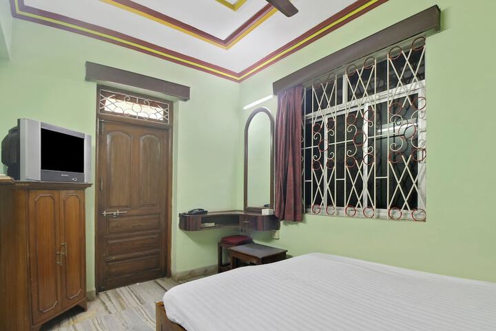 Room 7 of 15