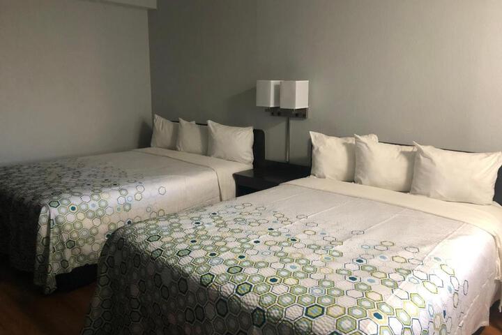2 Queen Beds (1 of 2)