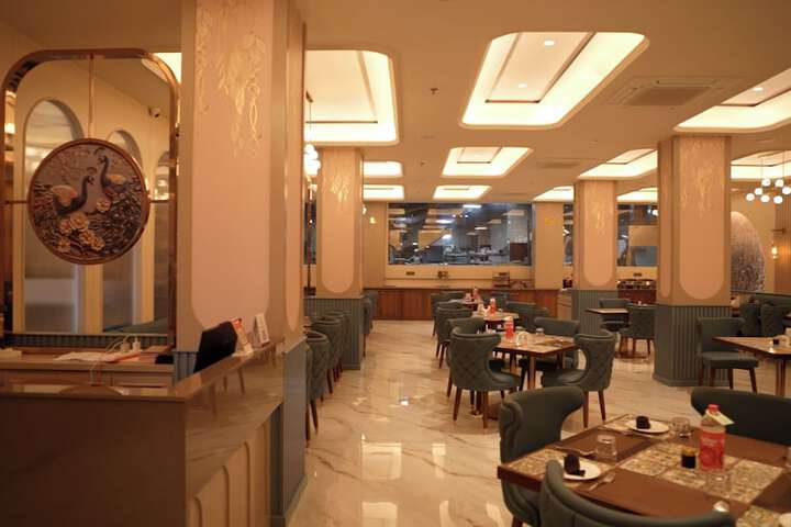 Dining 60 of 87
