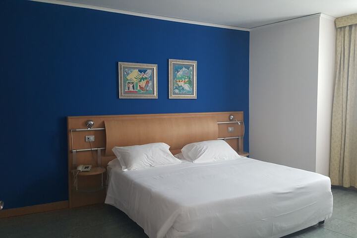 Room 13 of 91