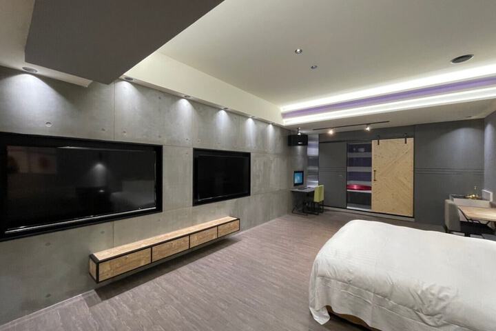 Room 135 of 216