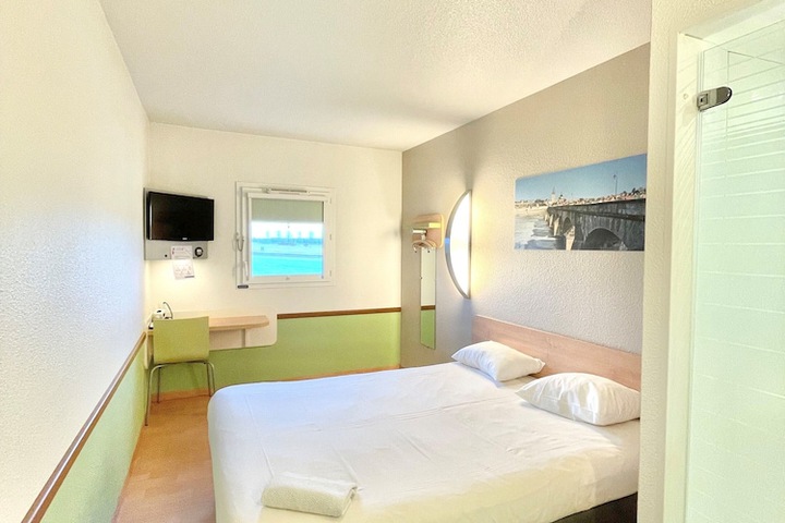Room 6 of 49