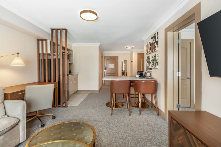 Room 104 of 166