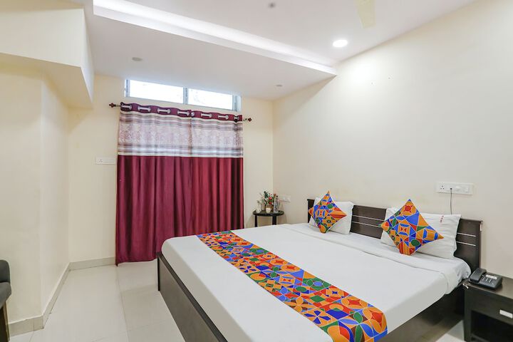 Room 8 of 25