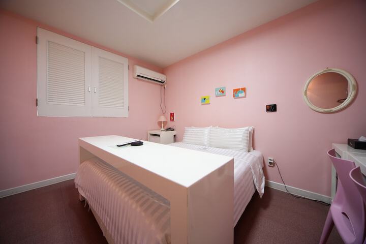 Room 14 of 75