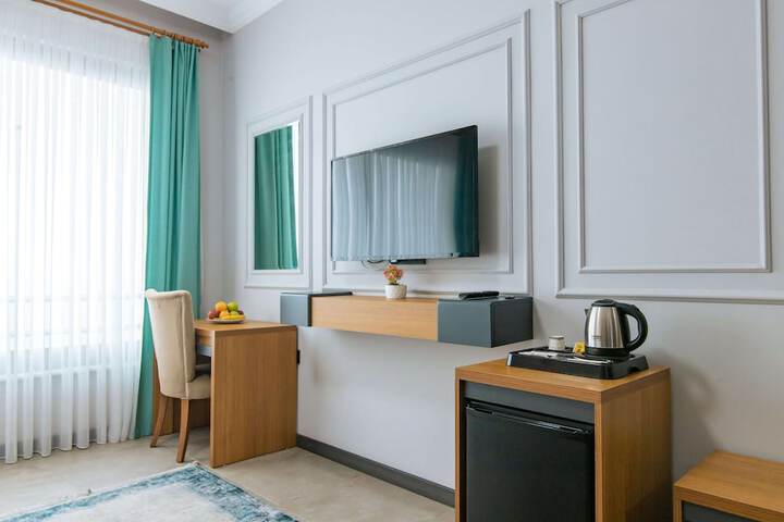 Room 6 of 52