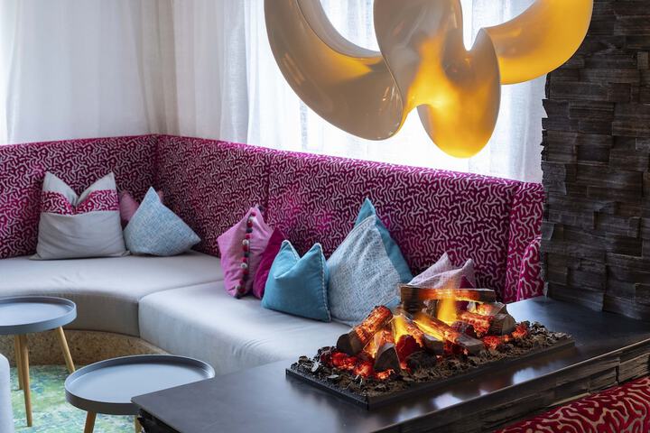 Lounge 133 of 149