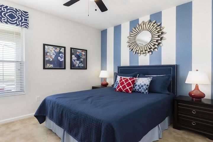 Room 16 of 710